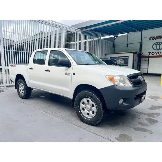 Toyota Hilux 2.7