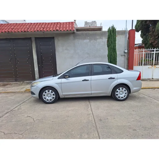 Ford Focus Sedan Ambiente 5vel Mt