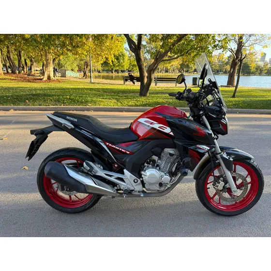 Honda Cb Twister 250 Cc  Octubre De 2021 Accesorios Varios