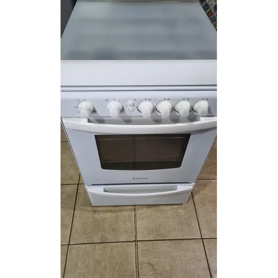 Cocina Ariston Cg54sg1m Luz Enc Valv Termostato Poco Uso