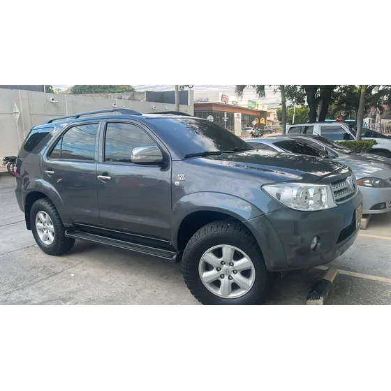Toyota Fortuner 4.0 Sr5