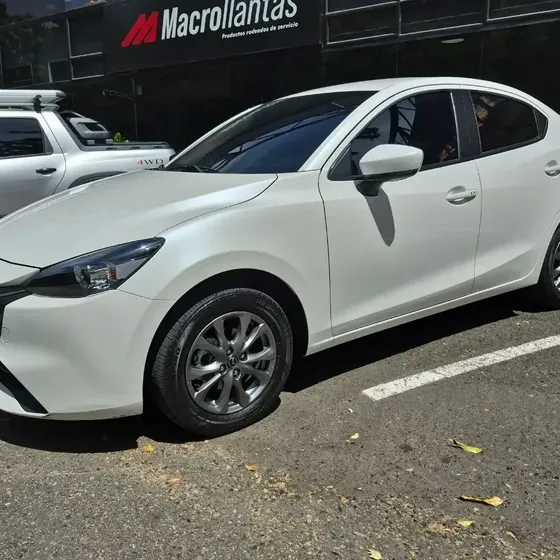 Mazda 2 2026 1.5 Touring At 4x2