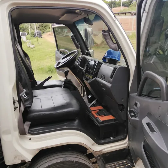 Furgón Llanta Sencilla 20mt3 A/c   Llantas 80%