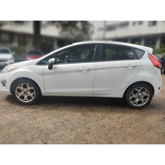 Ford Fiesta Kinetic 1.6 Design 120cv Titanium
