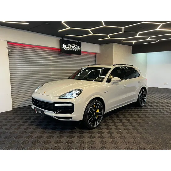 Porsche Cayenne Turbo S E-hybrid 4.0 V8 680cv