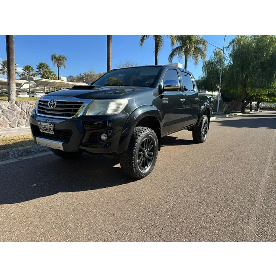 Toyota Hilux Pick-up 3.0 Cd Srv Cuero 4x4 5at - A4