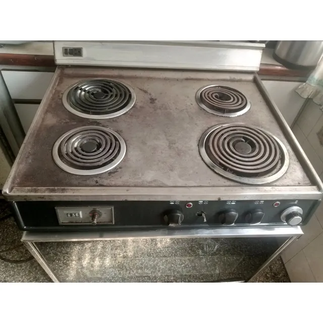 Cocina Electrica 4 Hornillas Usada Una Hornilla No Sirve