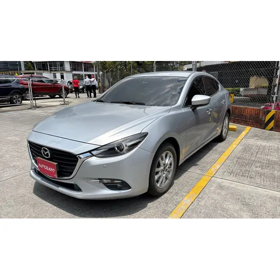 Mazda 3 Touring Sec 2,0