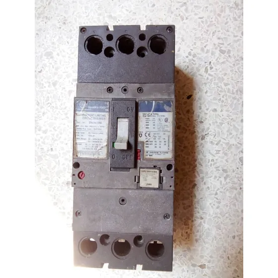 Breaker General Electric 3x 250 Amp. Industrial Usado