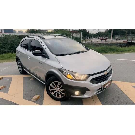 Chevrolet Onix 1.4 Activ Aut. 5p