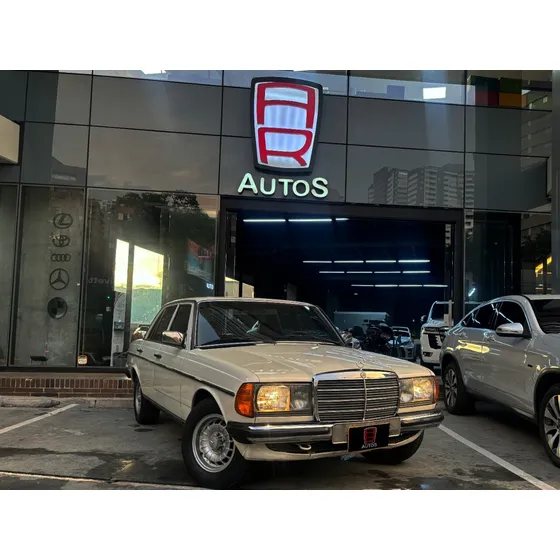 Mercedes Benz 230e