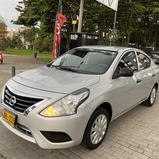 Nissan Versa 2021 1.6 Sense Mecánico