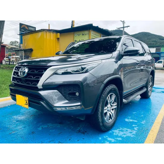 Toyota Fortuner 2.4 Street At 7as