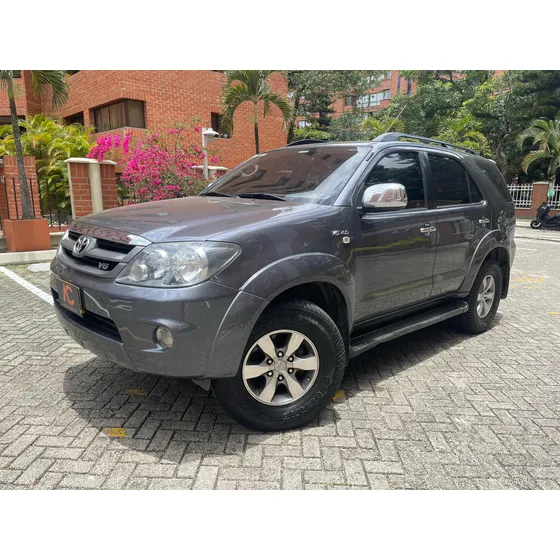 Toyota Fortuner 4.0 Sr5