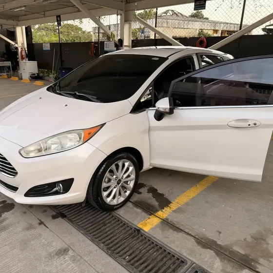 Ford Fiesta 2017 1.6 Hatchback Titanium