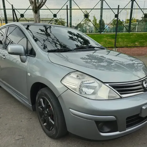 Nissan Tiida 2013 1.8 Premium Tekna 5 P Especial
