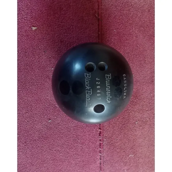 Pelotas De Bowling Brunswick Color Negro 10 Libras, Usada