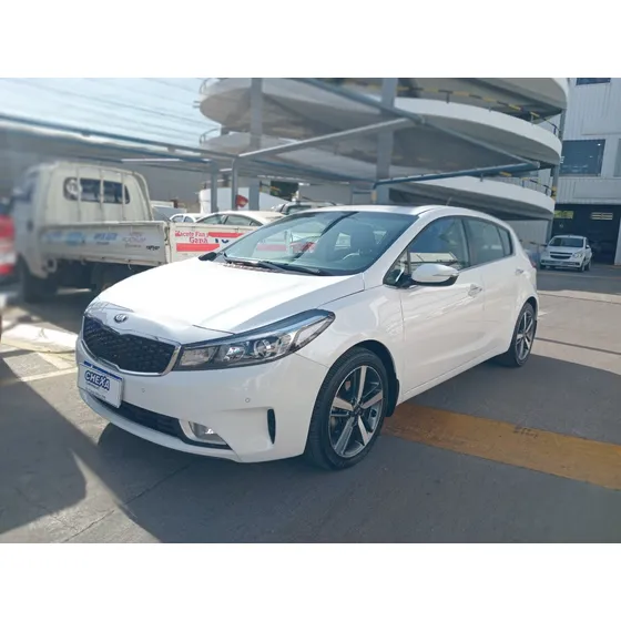 Kia Cerato 2.0 Sx At6 5 P