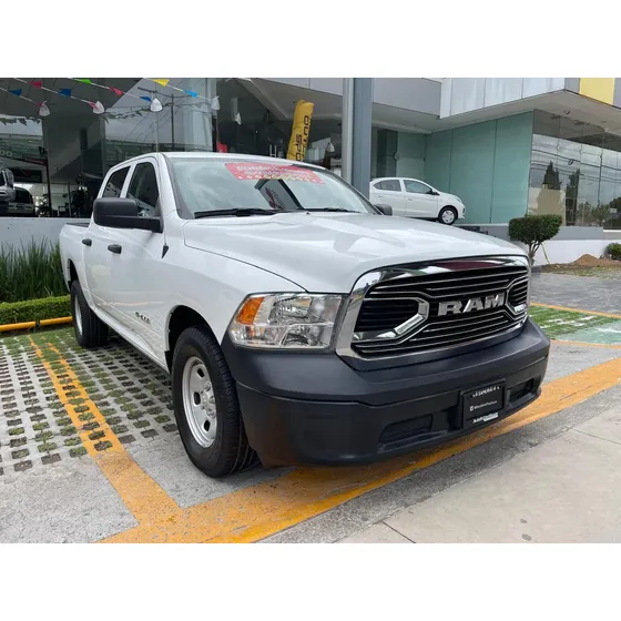 Ram 1500 Slt Trabajo Crew Cab
