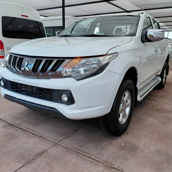 Mitsubishi L200 2019 2.5 Di-d Cabina Doble 4x4 Mt
