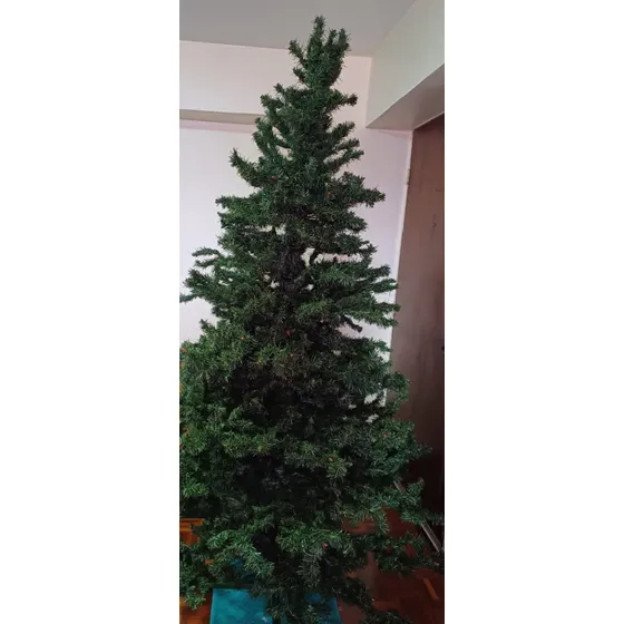 Arbol De Navidad Usado Excelente Estado 2,15 Mtrs Precio 85$