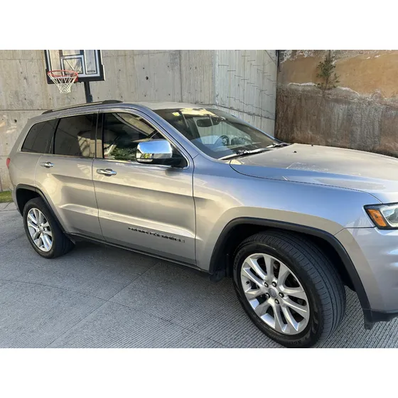 Jeep Grand Cherokee 5.7 Limited Lujo 4x4 At