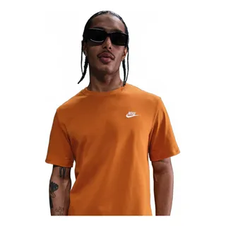 Camiseta Nike Sportswear Club Masculina Camiseta Nike Sportswear Club Masculina