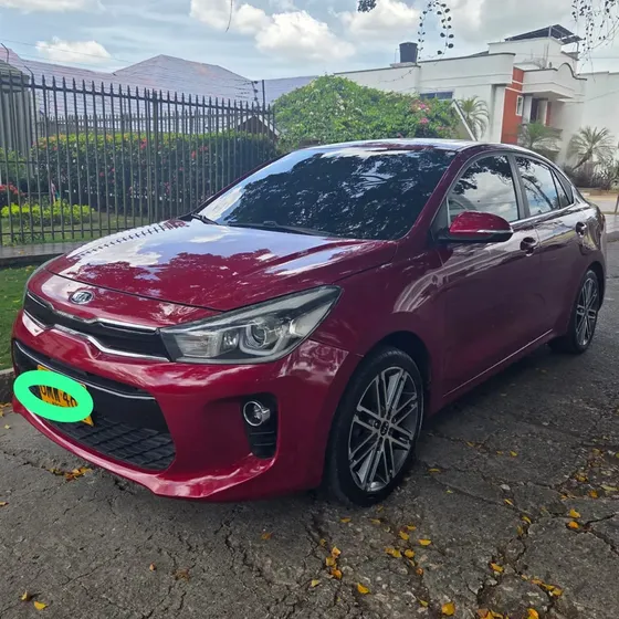 Kia Rio Sedán 2020 1.4 Zenith Aut