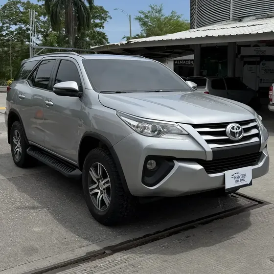 Toyota Fortuner 2020 2.4 Street At 7as