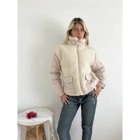 Campera Mujer Benka Dolly Cuello Alto Corderito Bolsillos