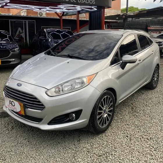 Ford Fiesta 2015 1.6 Titanium At