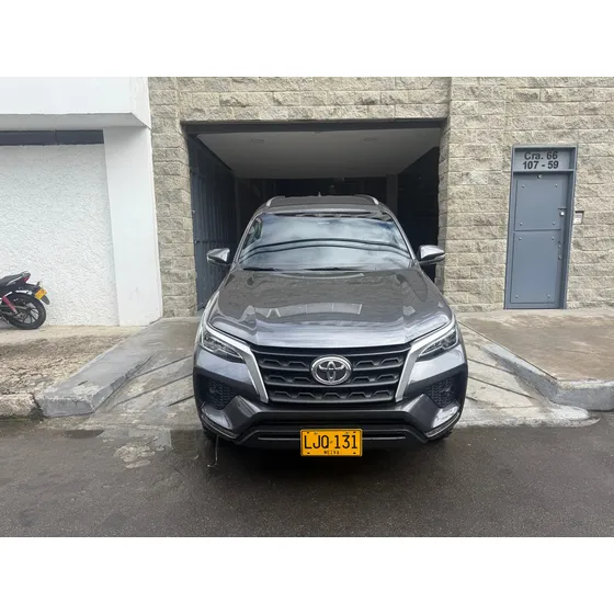 Toyota Fortuner 2.4 Street At 7as