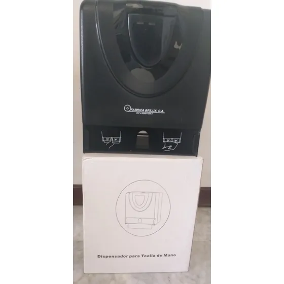 Dispensador Para Toalla De Mano. Marca Brilux