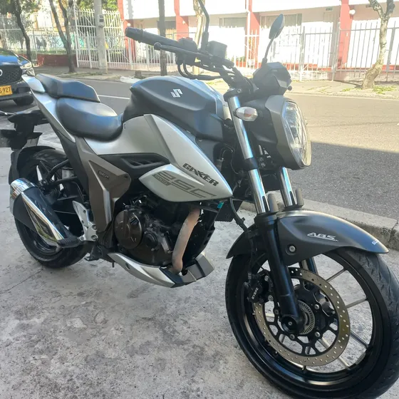 Suzuki Gixxer 250 Fi