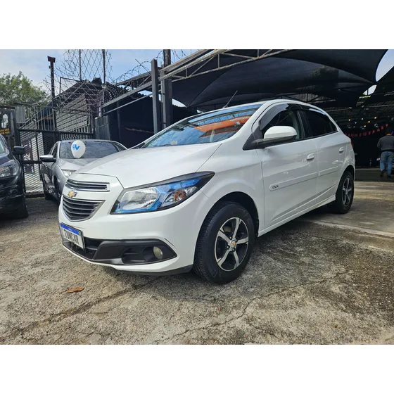 Chevrolet Onix 1.0 Lollapalooza 5p