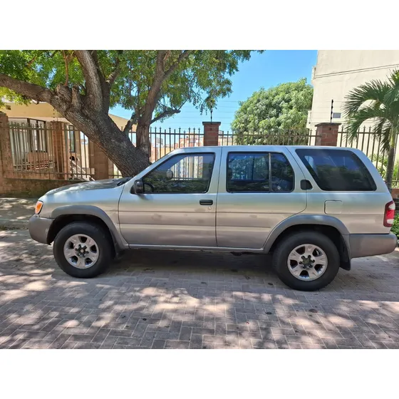 Nissan Pathfinder 3.3 R50 Std
