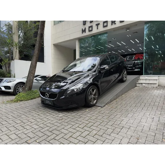 Volvo V40 2.0 T4 Kinetic Gasolina 4p Automático