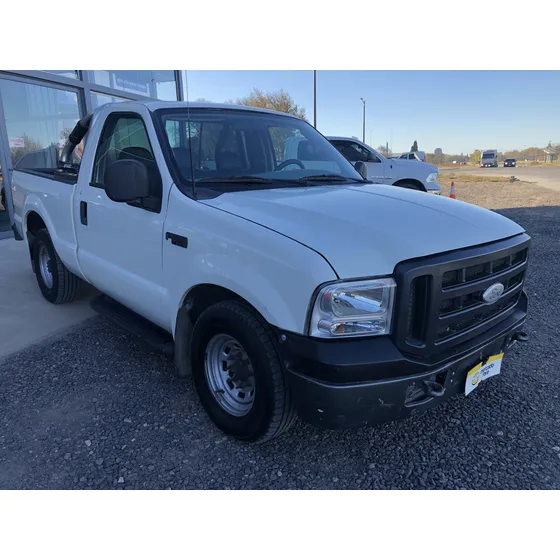 Ford F-100 3.9 Cab. Simple Xl Plus Mp3+4x2