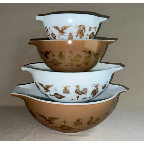 Conjunto De 4 Tazones Pyrex Cinderella Americana. Excelentes