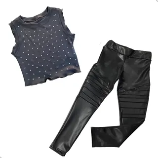 Conjunto Infantil Cropped Brilho Strass + Calça CirrĂȘ Moda Conjunto Infantil Cropped Brilho Strass + Calça CirrĂȘ Moda