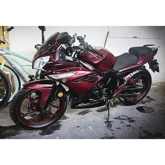 Moto Rt 200 Muy Bien Cuidada,color Vino Camaleon