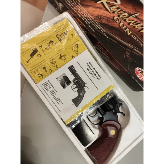 Revolver Airsoft Propulsão Uhc Hop Up Ug138 Ug139 Ug138/139 Preto 3505.2 Mm