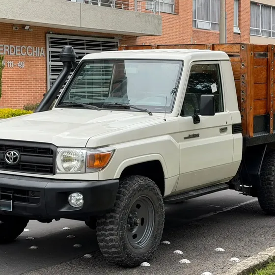 Toyota Land Cruiser 2022 4.0