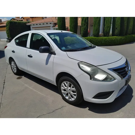 Nissan Versa 1.6 Drive Mt