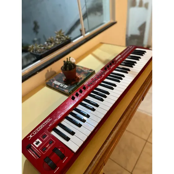 Teclado Controlador Midi Behringer Umx610