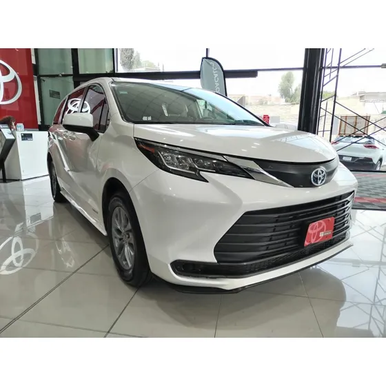 Toyota Sienna 2.5 Le Hev At