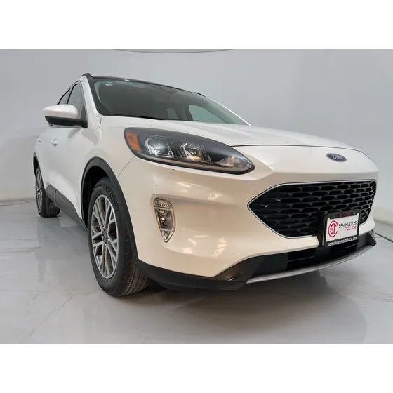 Ford Escape 5 Pts. Sel Limited, Hev, 2.5l, Ta, F. Niebla, Ra-17