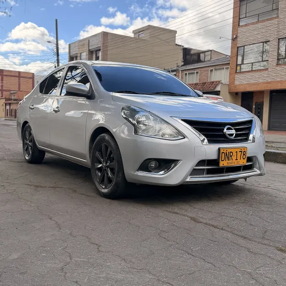 Nissan Versa 2017 1.6 Advance At