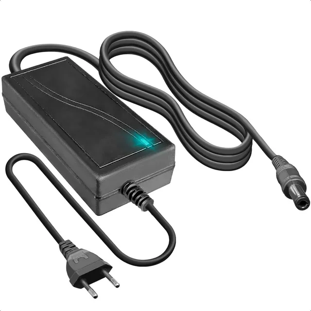 Fonte 12v 10a Bivolt Amperagem Real Com Plug P4 Preta