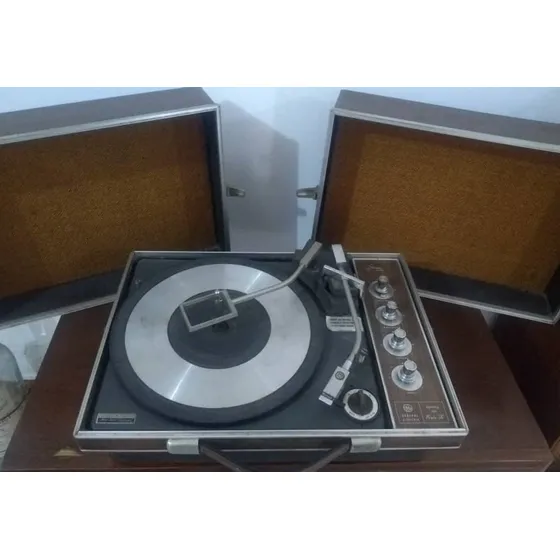 Tocadiscos Ge 000 Vintage Maleta Color Marrón